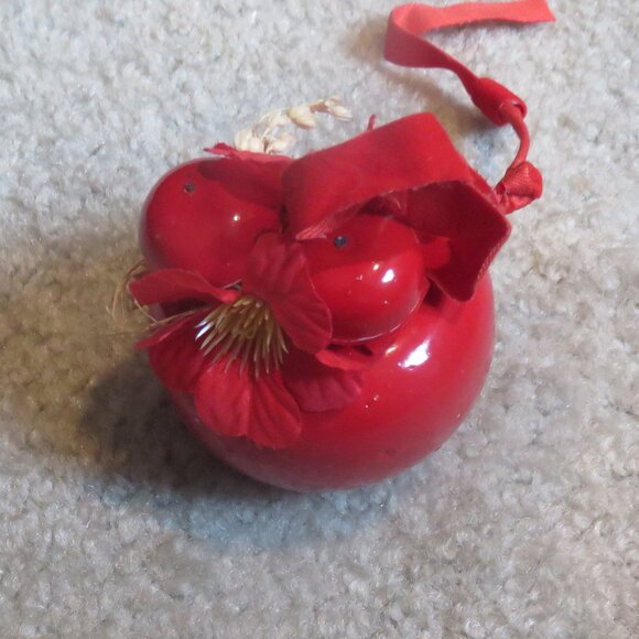 Lot 4 Vintage Holiday Hanging Red Apple Christmas Ornaments w/ Red Ribbon - Picture 11 of 15